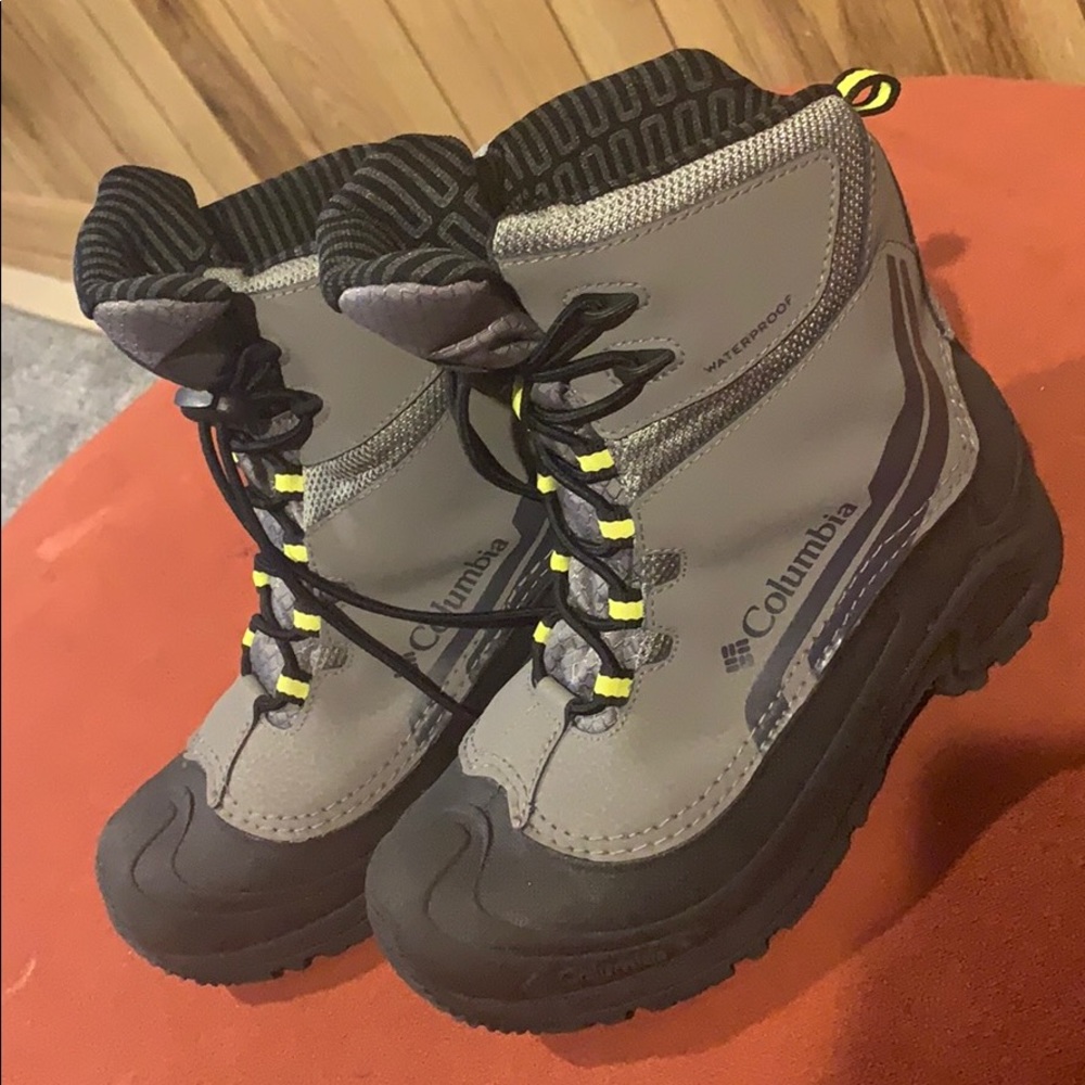 Columbia 200 grams waterproof snow boots